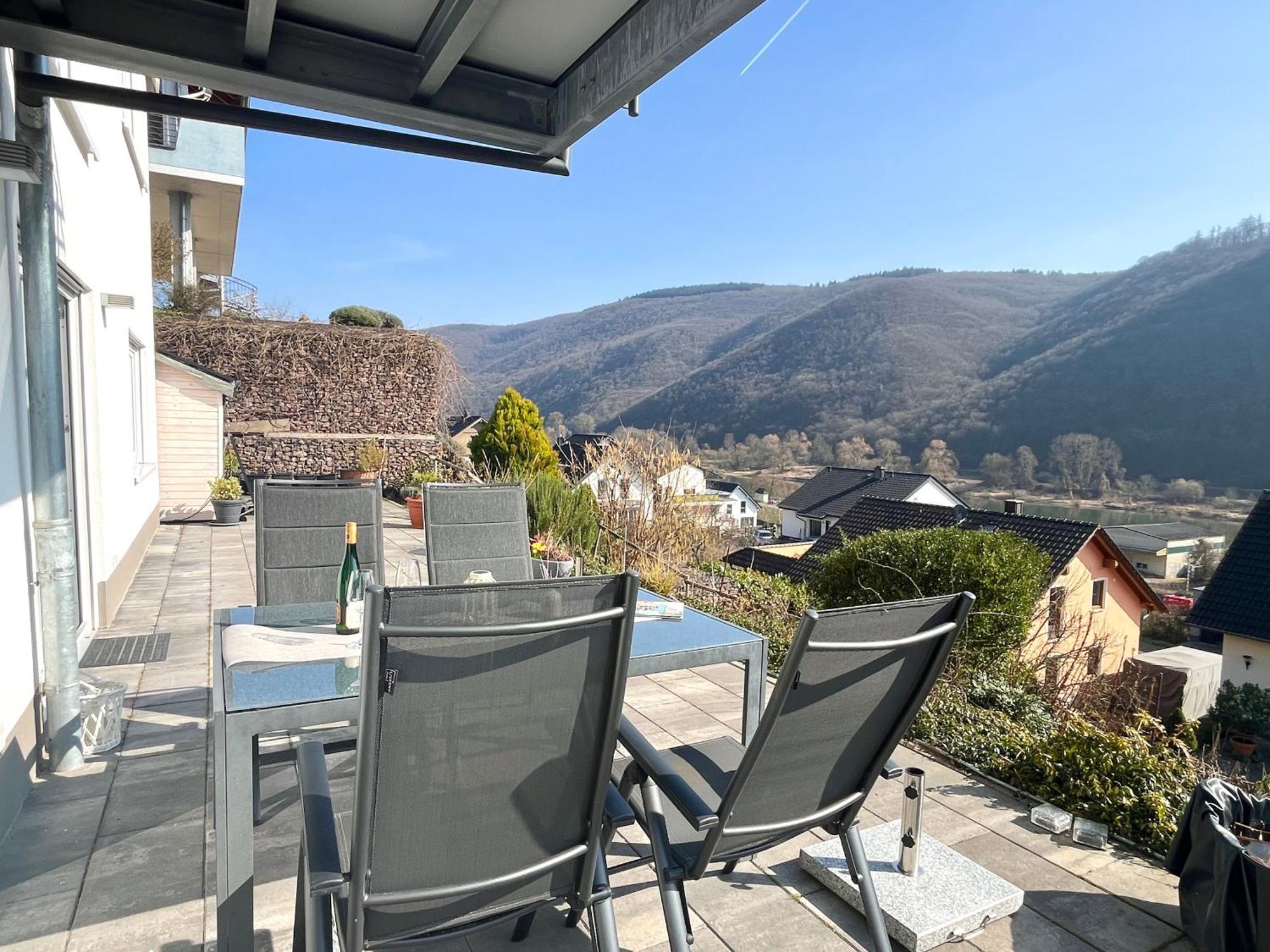 Ferienwohnung Sonnenterrasse, 1-4 Personen, 2 Schlafzimmer, Grosse Terrasse Müden Esterno foto