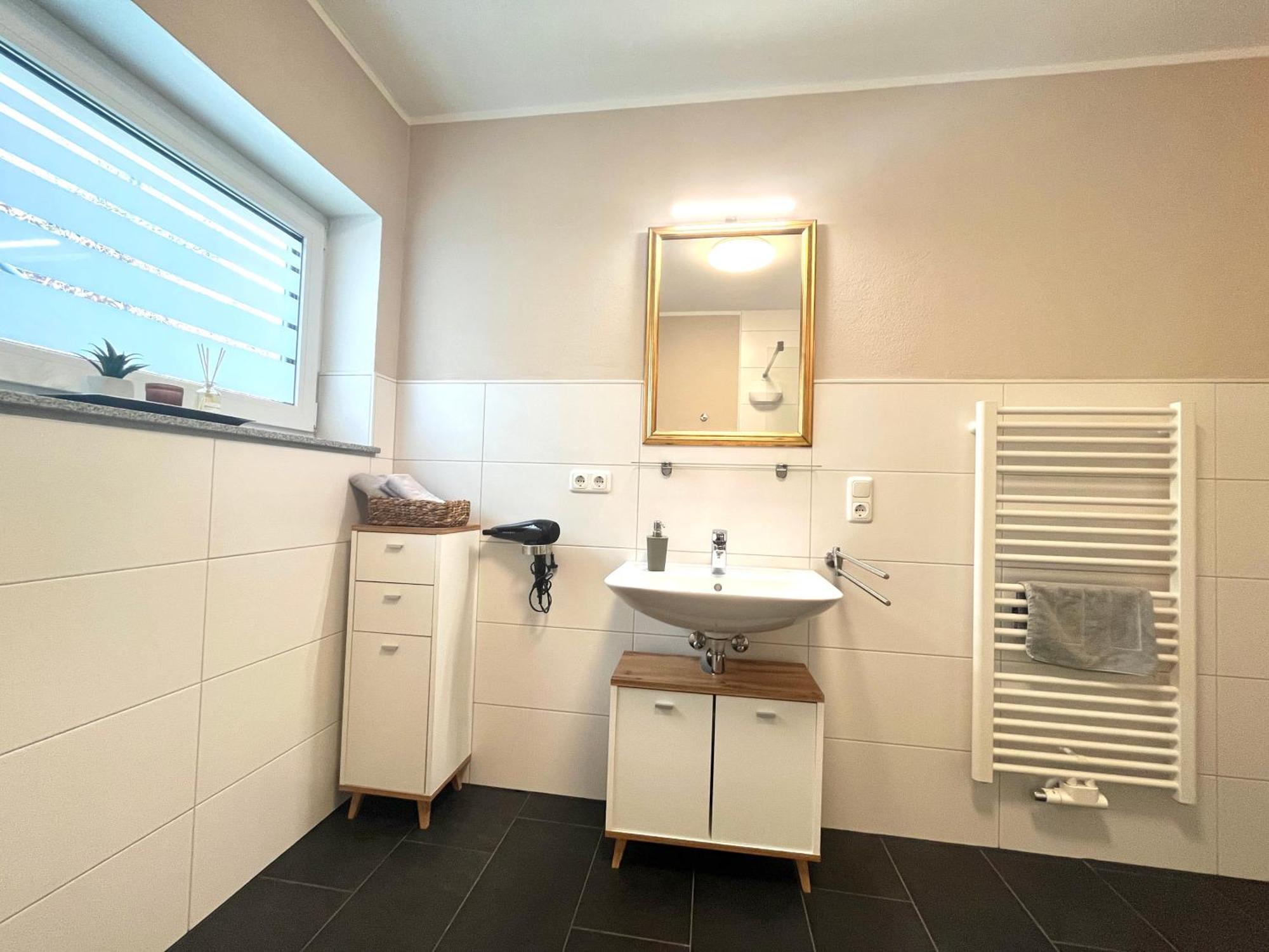 Ferienwohnung Sonnenterrasse, 1-4 Personen, 2 Schlafzimmer, Grosse Terrasse Müden Esterno foto