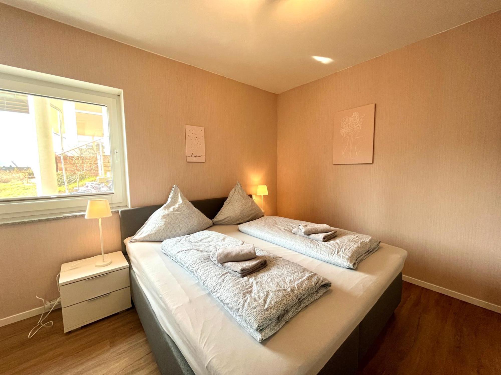 Ferienwohnung Sonnenterrasse, 1-4 Personen, 2 Schlafzimmer, Grosse Terrasse Müden Esterno foto