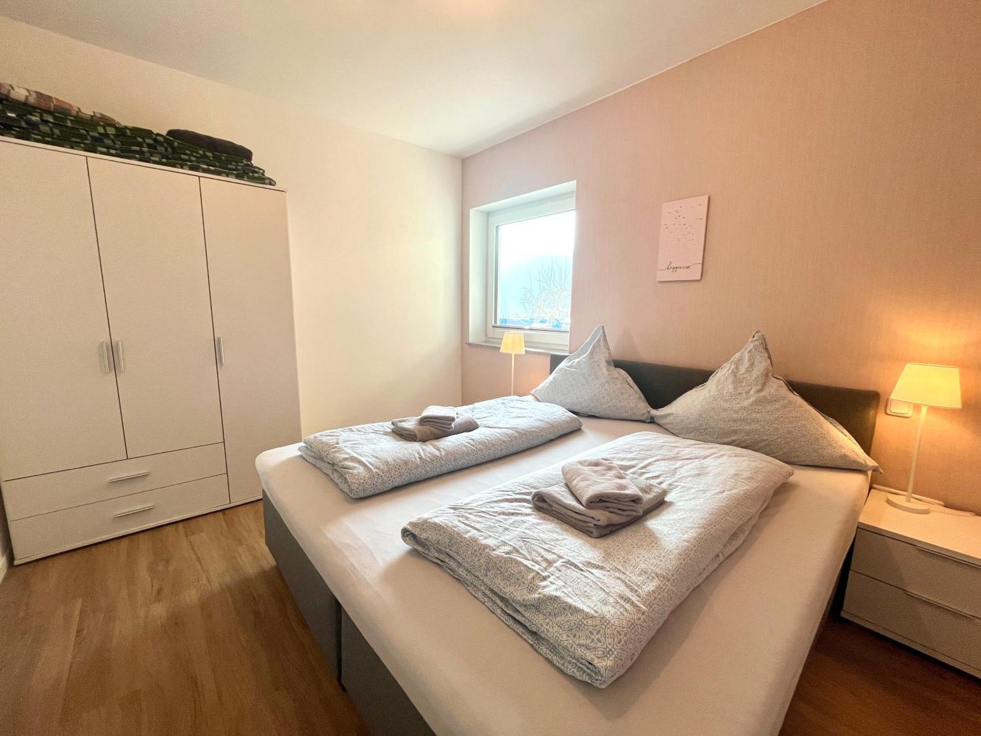 Ferienwohnung Sonnenterrasse, 1-4 Personen, 2 Schlafzimmer, Grosse Terrasse Müden Esterno foto